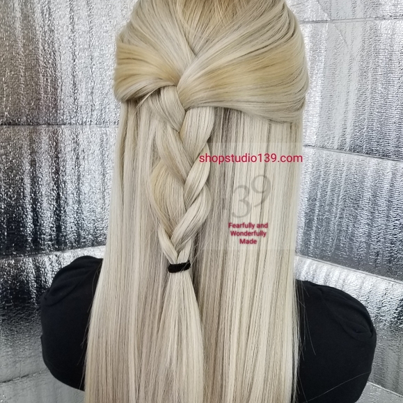 Sexy blonde ombre lace front wig - Picture 5 of 6